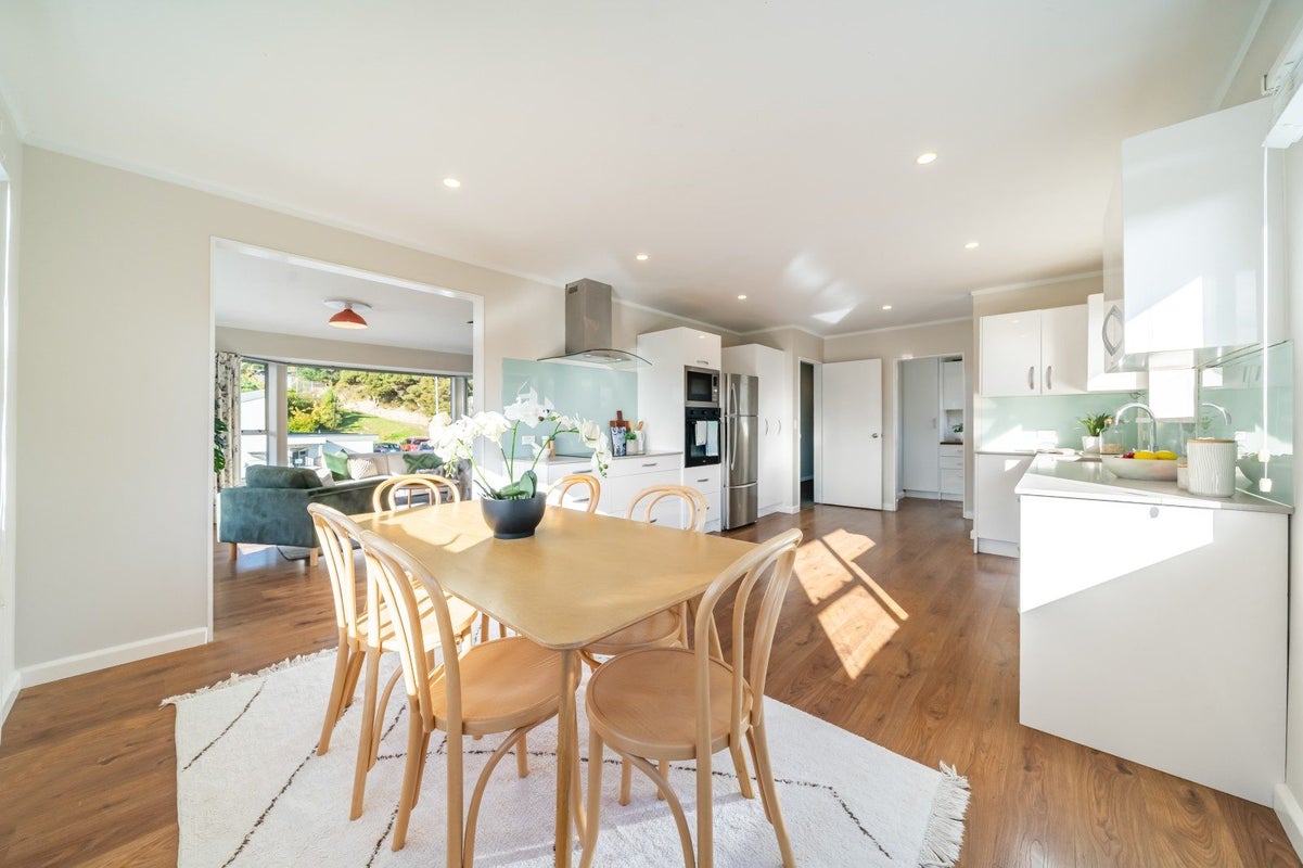 18 Yarrow Place, Papakowhai, Porirua - Carousel 2