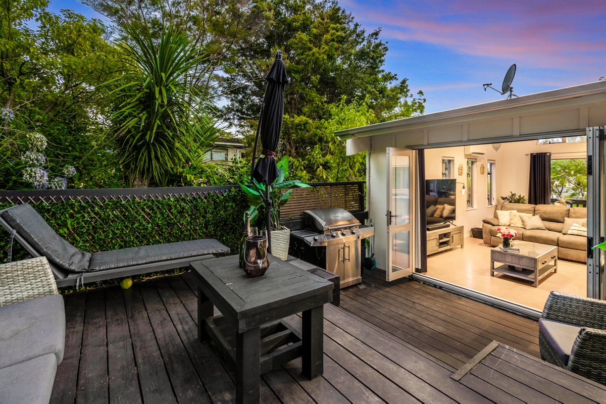 2/64 Stredwick Drive, Torbay, Auckland - Carousel 2