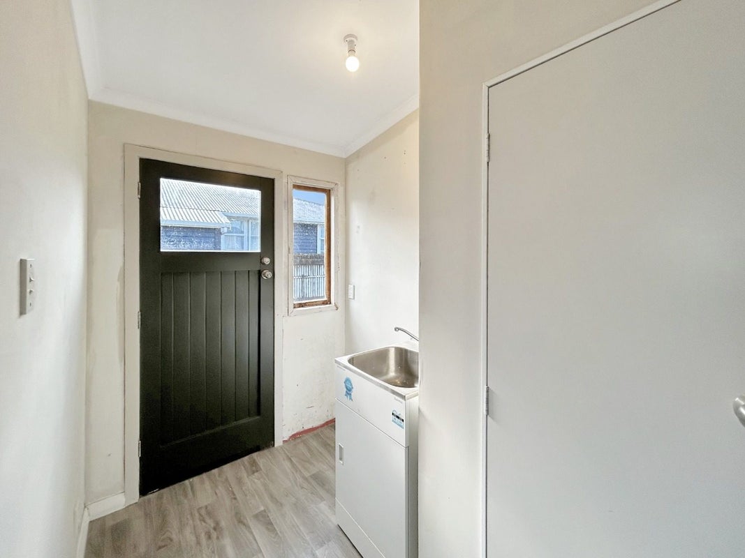 28 Cambridge Street, Milson, Palmerston North - Carousel 9