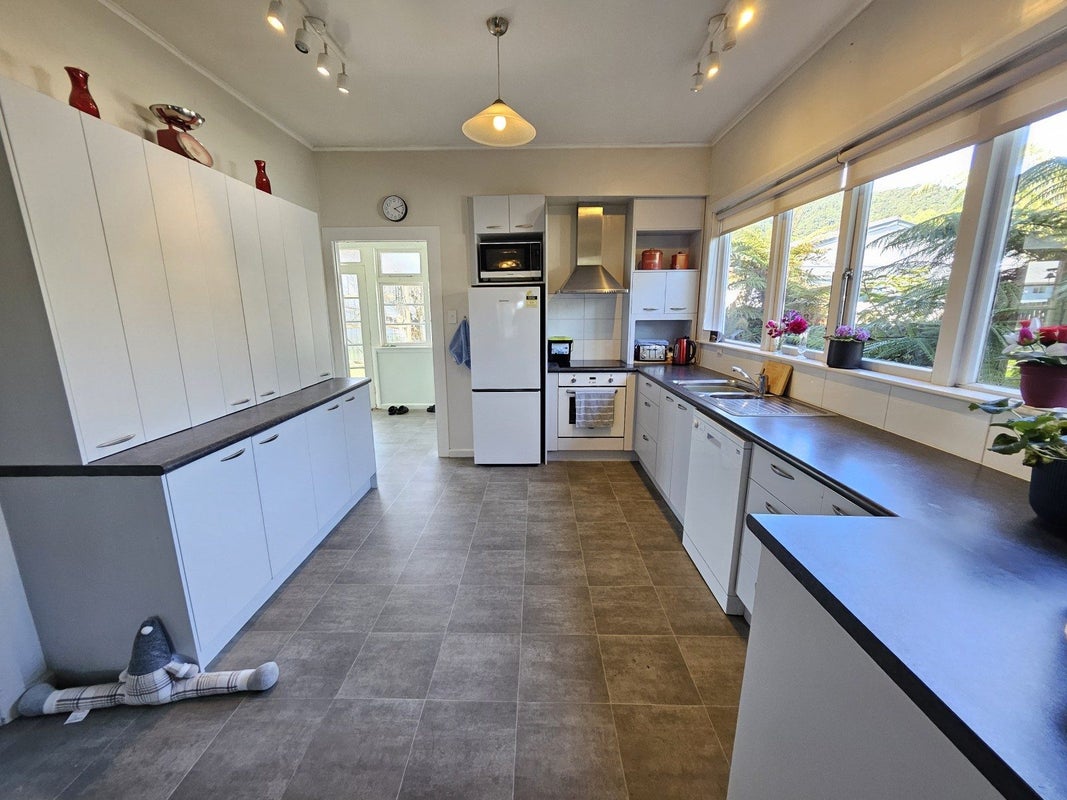 65 Bright Street, Cobden, Greymouth - Carousel 2