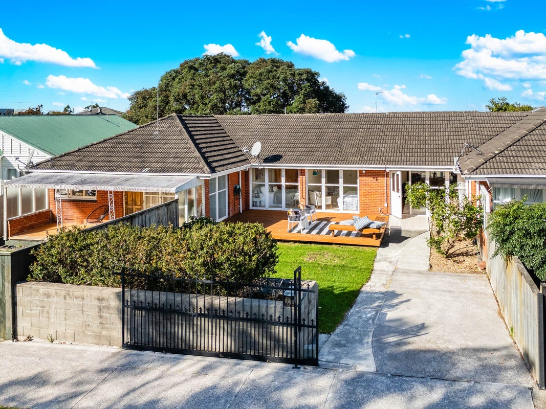 2/59 Tawa Road, Onehunga, Auckland - Carousel 2