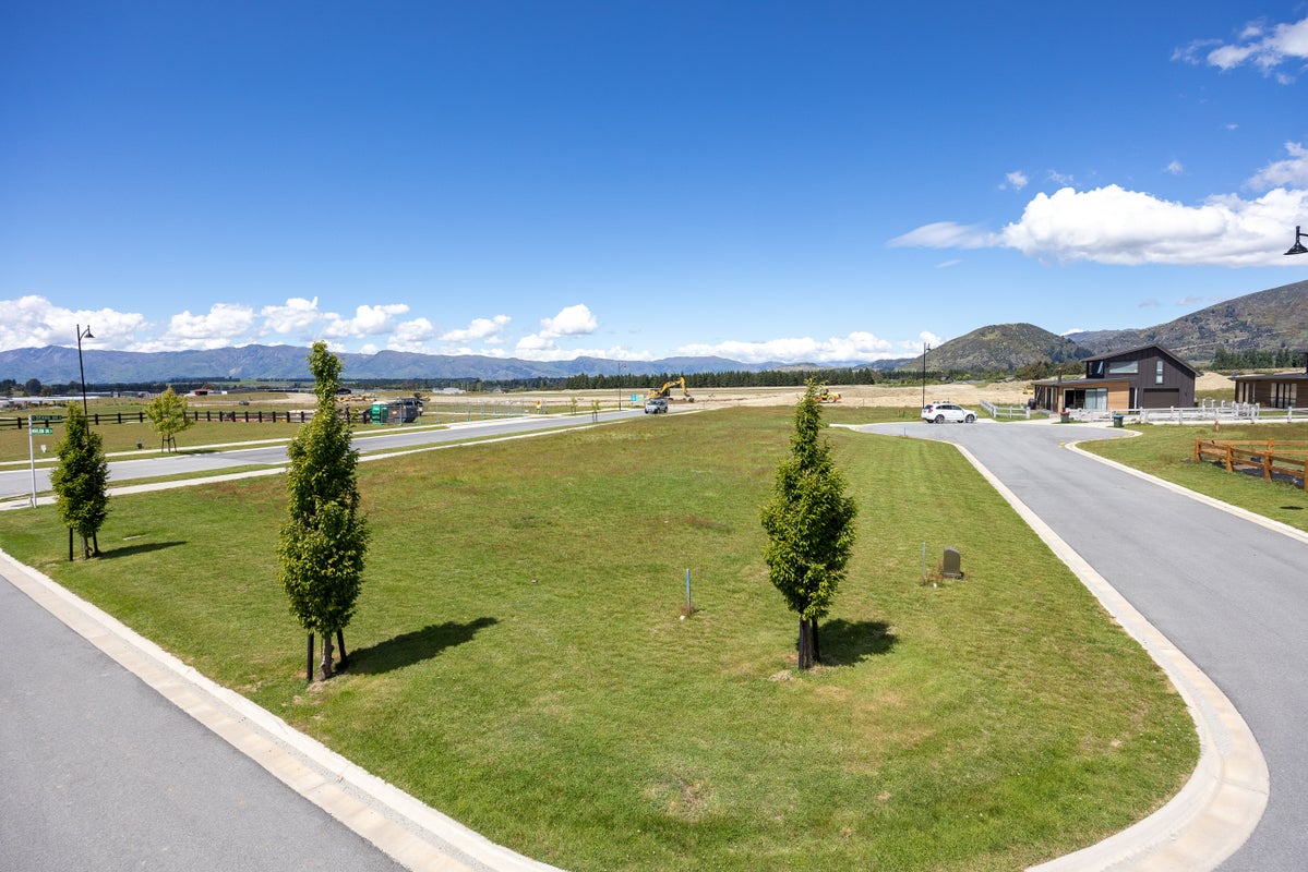1 Wallace place, Wanaka, Queenstown - Carousel 2