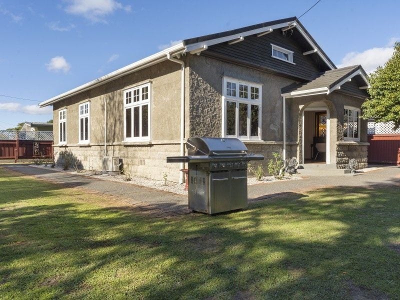 1 Camp Street, Heretaunga, Upper Hutt - Carousel 1