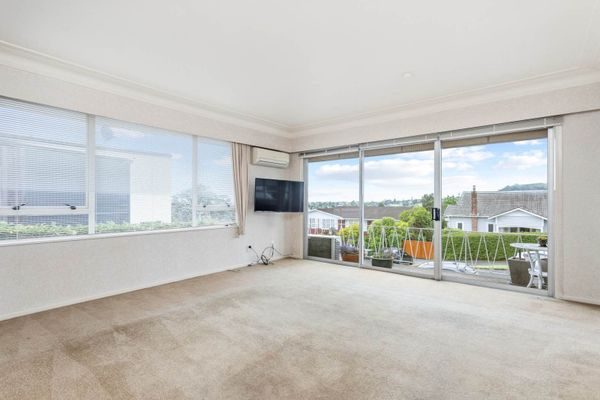 1/1 Rahiri Road, Mount Eden, Auckland - Carousel 2