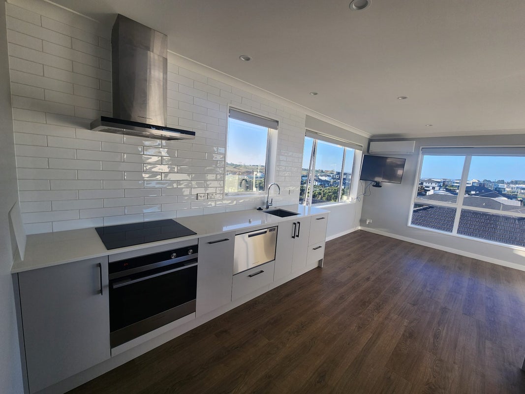 30 Karo Road, Beachlands, Auckland - Carousel 1