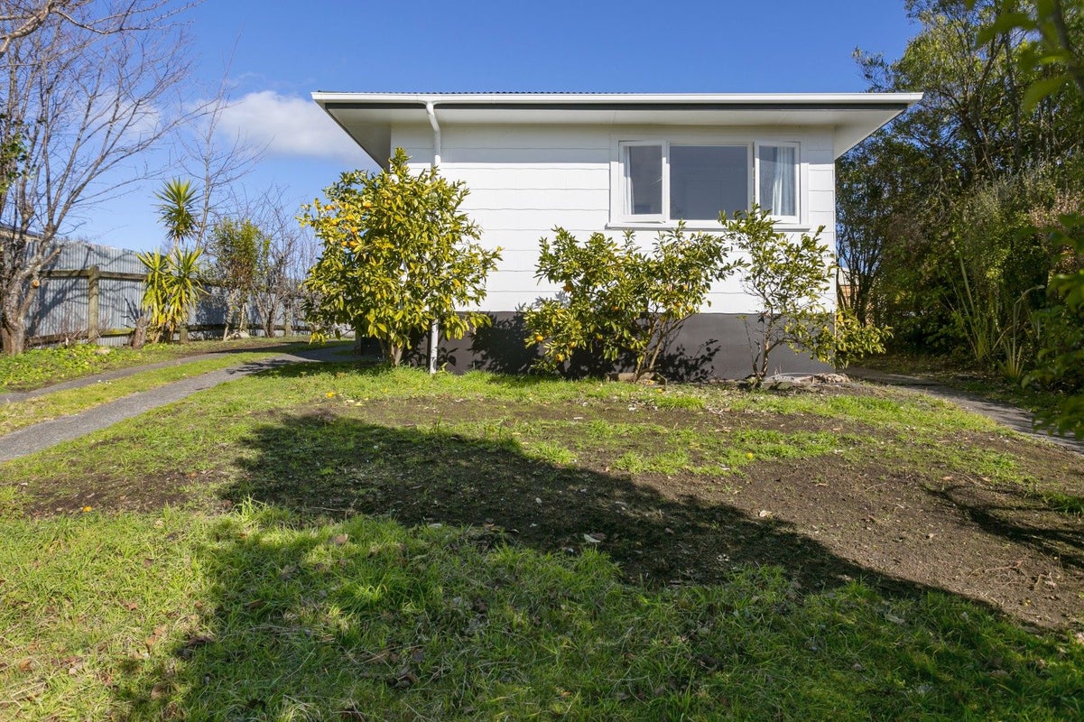 19 Te Takinga Street, Turangi - Carousel 24