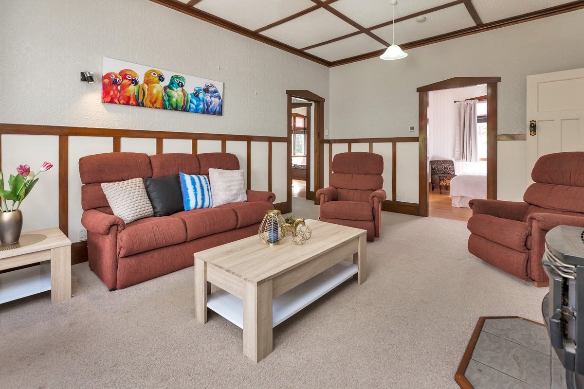 7 Adams Place, Kamo, Whangarei - Carousel 2