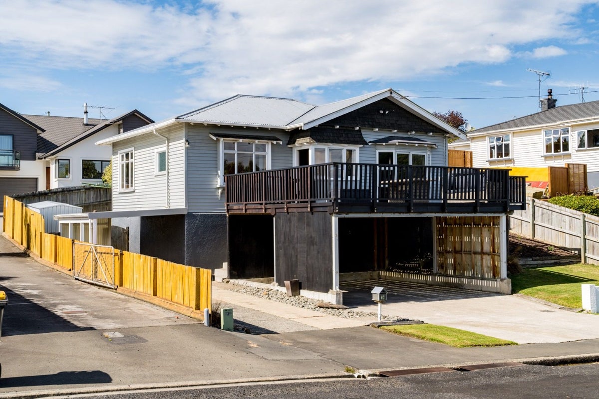 14 Miller Street, Green Island, Dunedin - Carousel 1