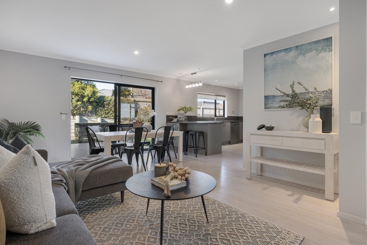 11 Ballintoy Park Drive, Welcome Bay, Tauranga - Carousel 2