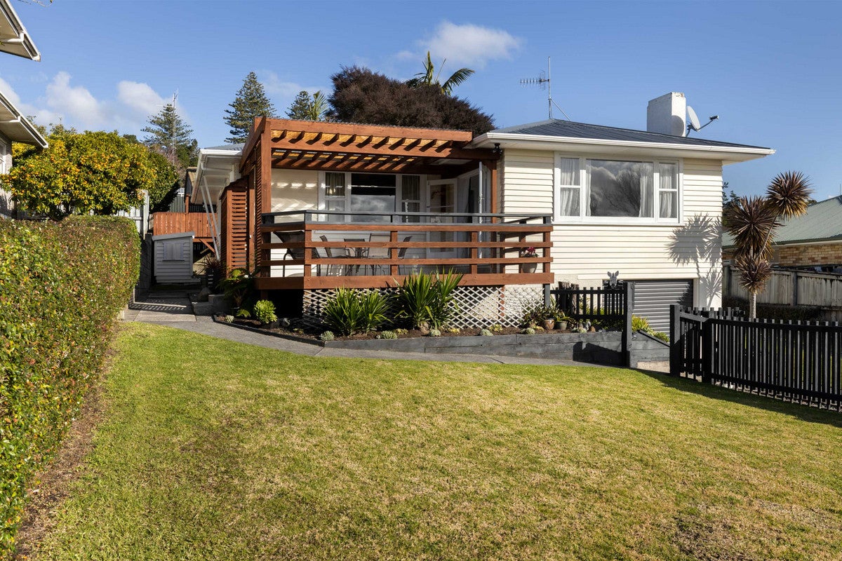 1/46 Esk Street, Parkvale, Tauranga - Carousel 1