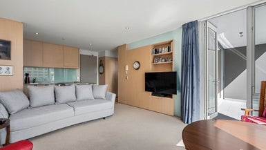 B32/10 Ebor Street, Te Aro, Wellington - Carousel 1