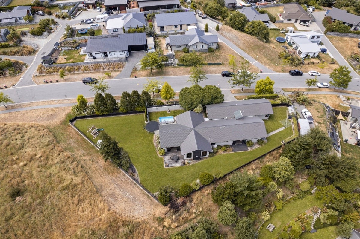 38 Rere Road, Lake Hayes, Queenstown - Carousel 1