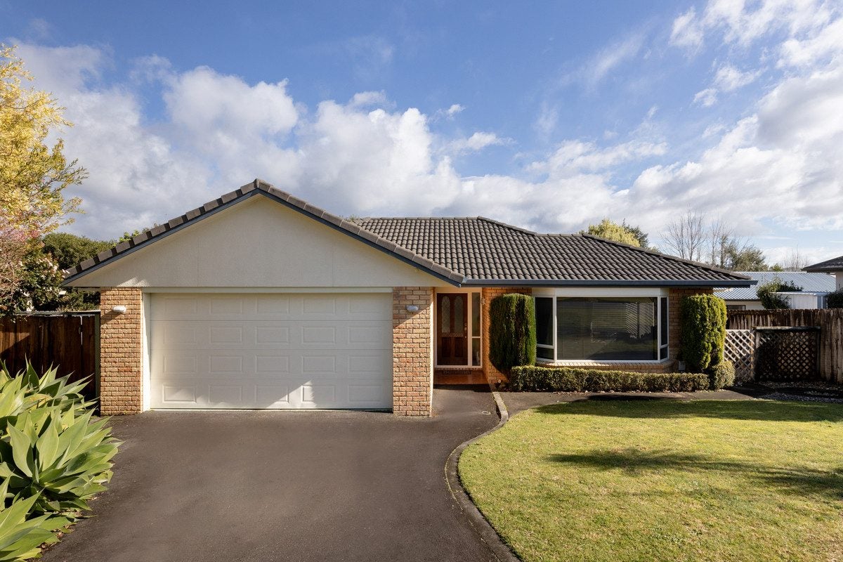 21 Arrowfield Drive, Pyes Pa, Tauranga - Carousel 1