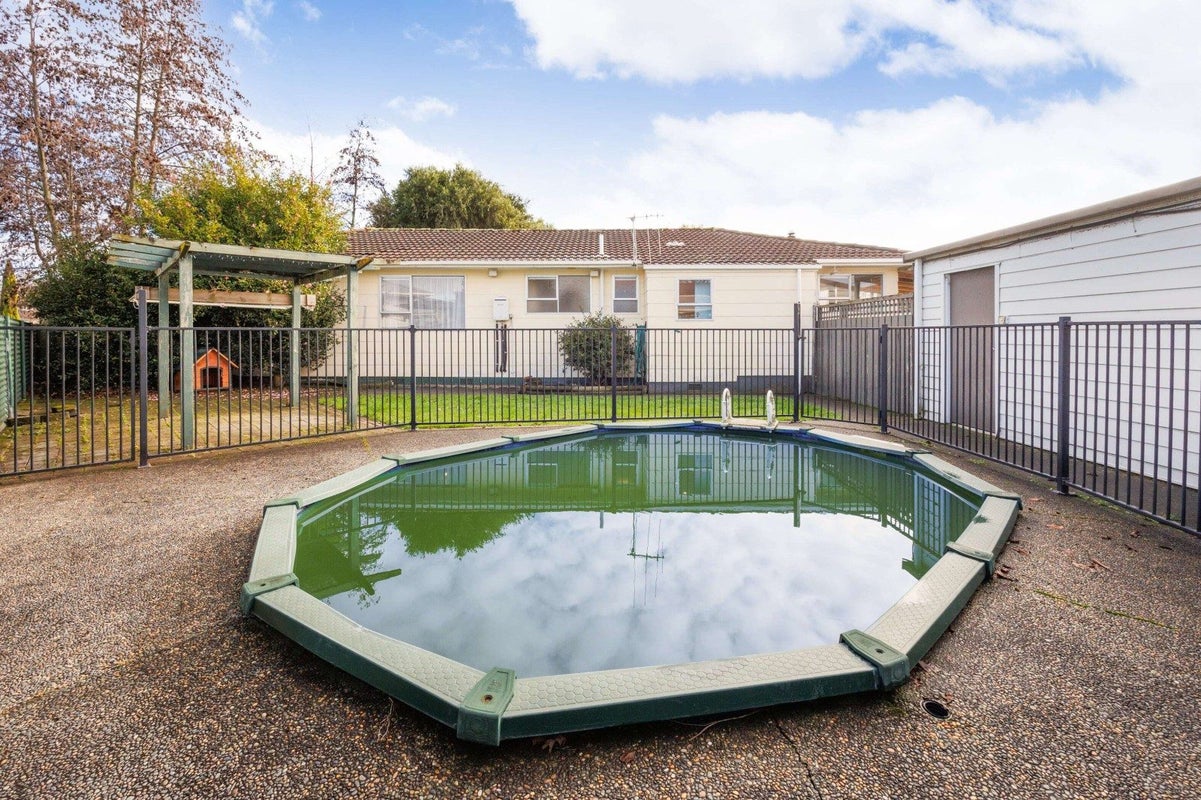 11 Cascade Crescent, Westbrook, Palmerston North - Carousel 21