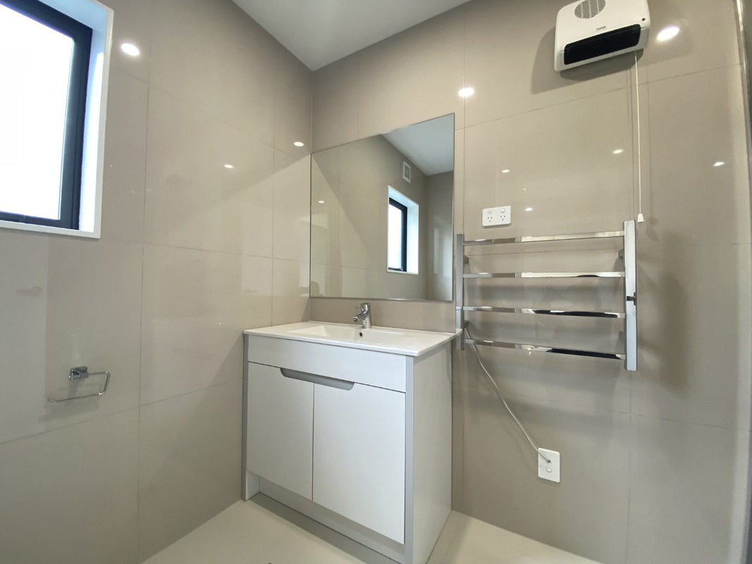16B Cardiff Road, Pakuranga, Auckland - Carousel 14