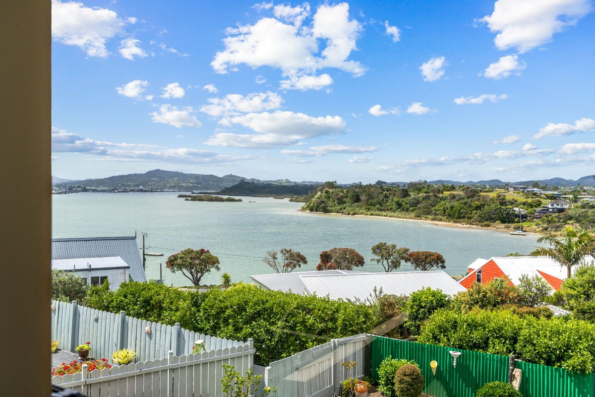 6 Munro Street, Onerahi, Whangarei - Carousel 1