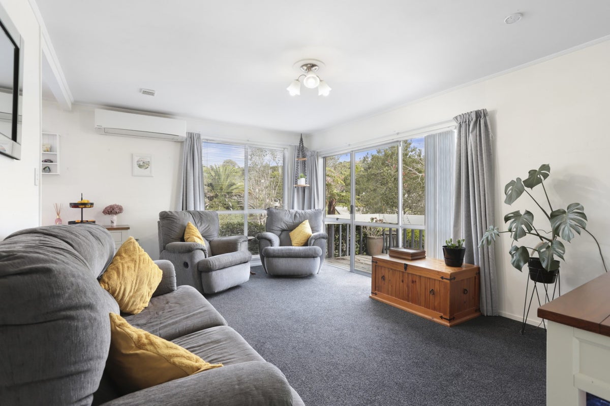 4 Hydra Place, Glen Eden, Auckland - Carousel 2