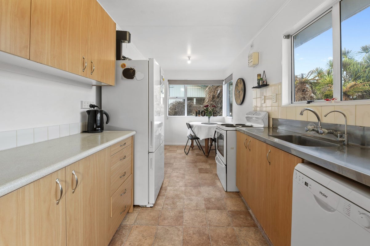 24 Joanne Crescent, Pukehangi, Rotorua - Carousel 2