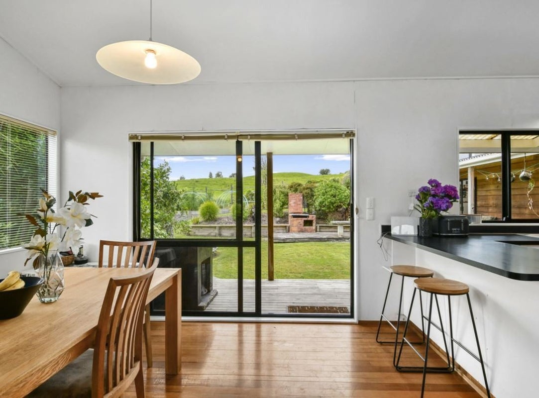 16 Opanuku Road, Henderson Valley, Auckland - Carousel 27