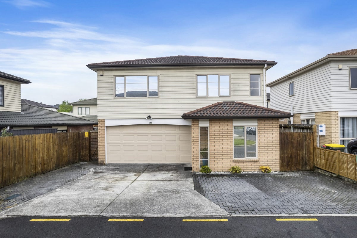 12 Magnolia Place, Flat Bush, Auckland - Carousel 1