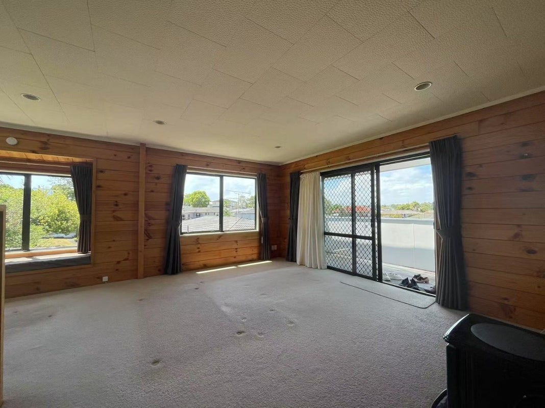 2/10 Sirius Place, Botany Downs, Auckland - Carousel 6