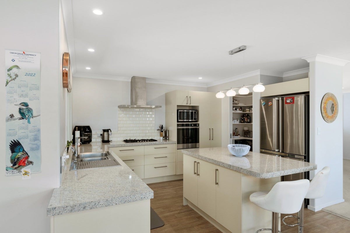 72 Margaret Drive, Omokoroa, Omokoroa - Carousel 1