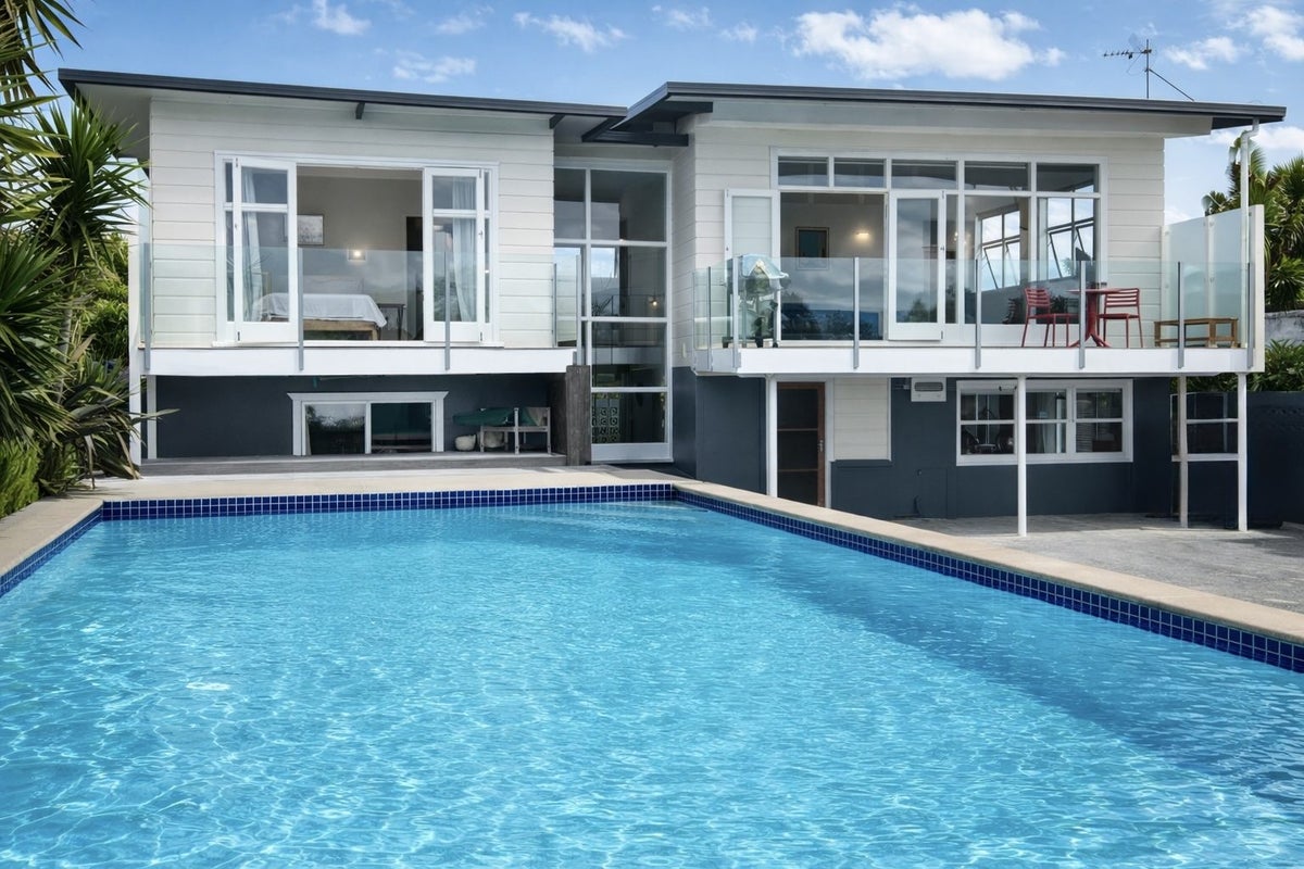 4 Range Road, Swanson, Auckland - Carousel 2