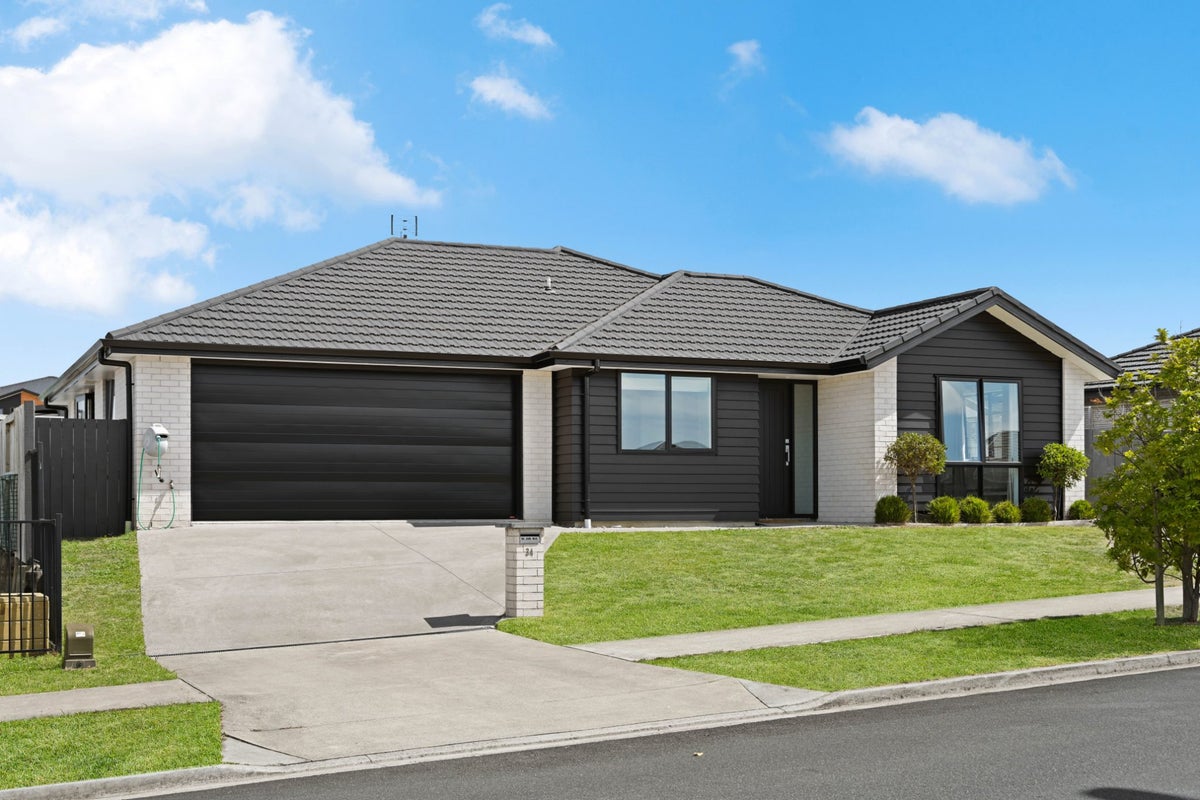 34 Ladeira Place, Fitzroy, Hamilton - Carousel 1