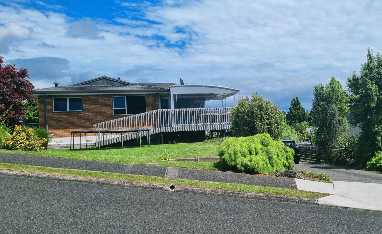 41 Russleigh Drive, Dinsdale, Hamilton - Carousel 1