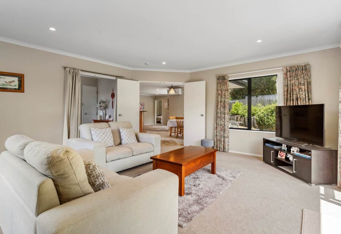 90 Buscomb Avenue, Henderson, Auckland - Carousel 2