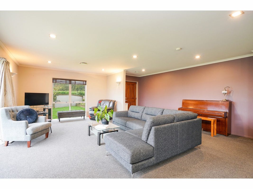 33 Oteramika Road, Rockdale, Invercargill - Carousel 1