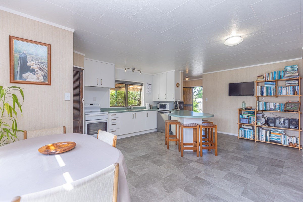 32 Somerset Road, Springvale, Whanganui - Carousel 2