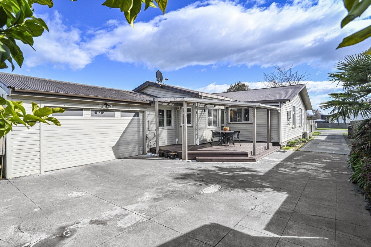 301 Park Road South, Akina, Hastings - Carousel 1