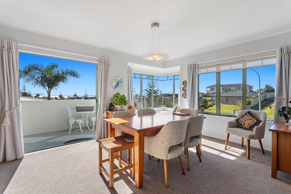 10 Island View Heights, Coastlands, Whakatane - Carousel 1
