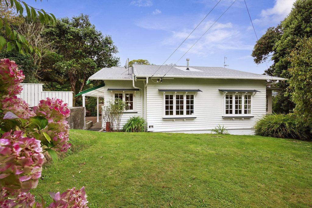 5 Coach Lane, Belmont, Lower Hutt - Carousel 2