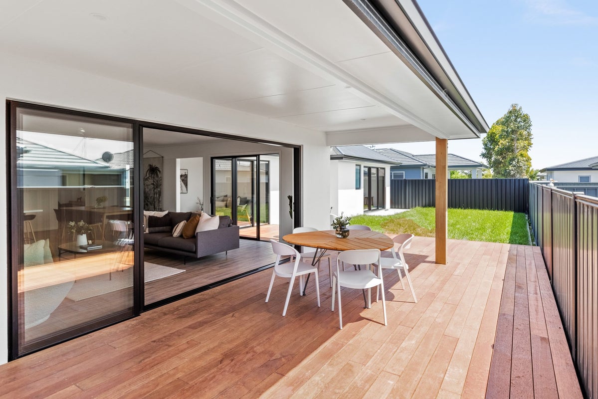 6 Rangataiki Place, Te Awa, Napier - Carousel 2