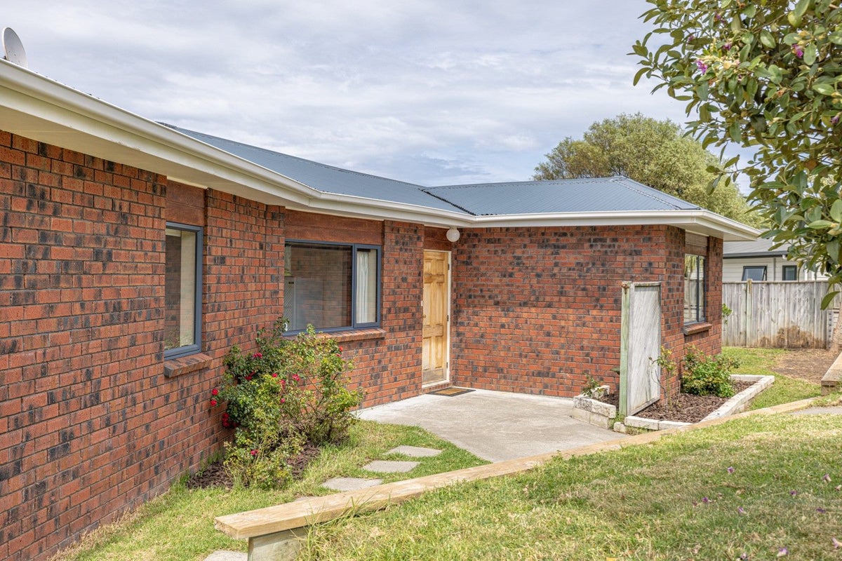 19 Tawhero Street, Gonville, Whanganui - Carousel 2