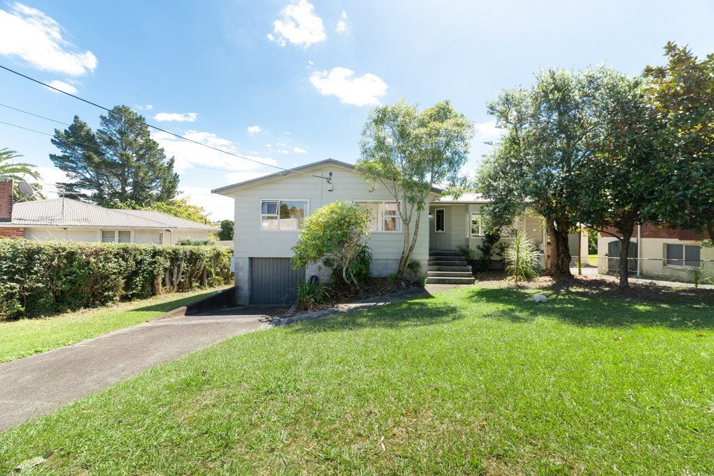 23 Sherwood Avenue, Te Atatu South, Auckland - Carousel 2