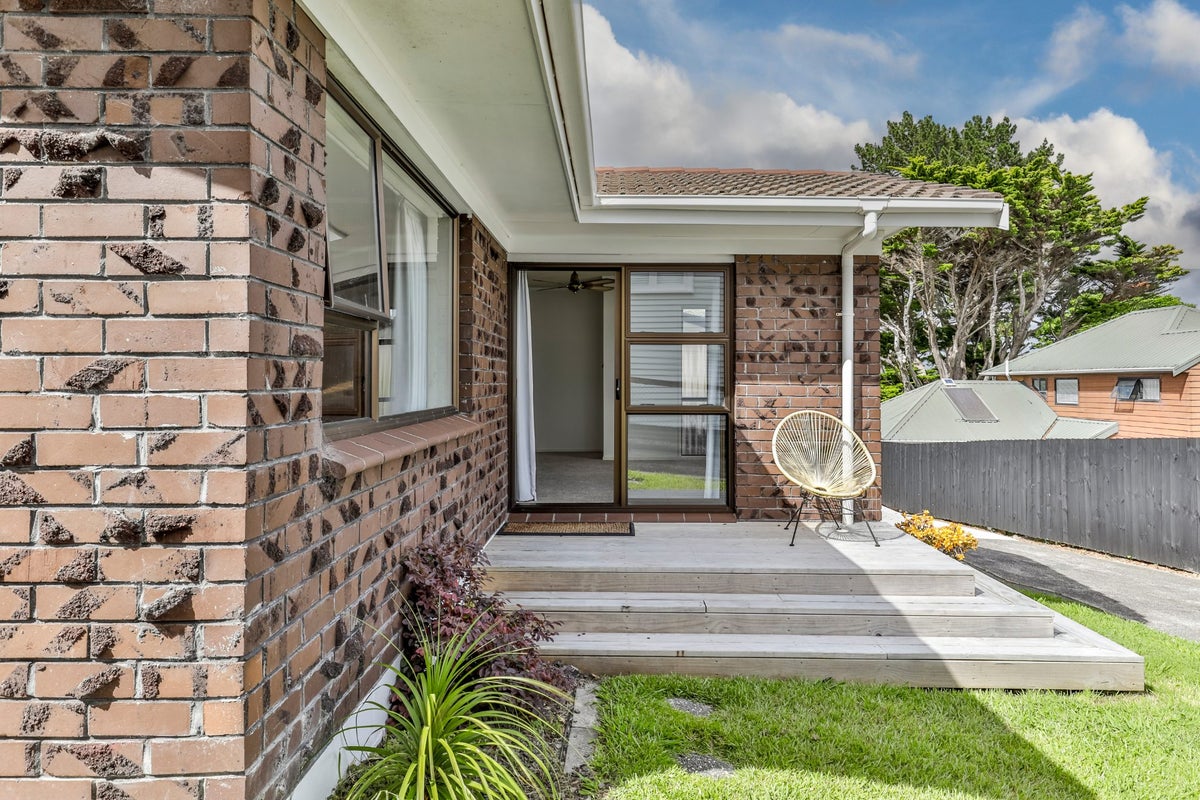 2/58 Fir Street, Waterview, Auckland - Carousel 14