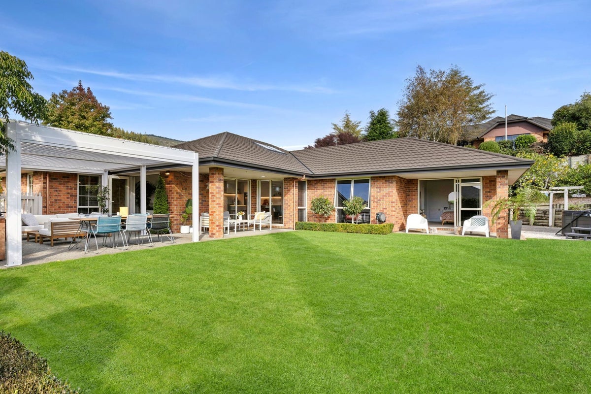 24 Park Drive, Richmond, Richmond - Carousel 1