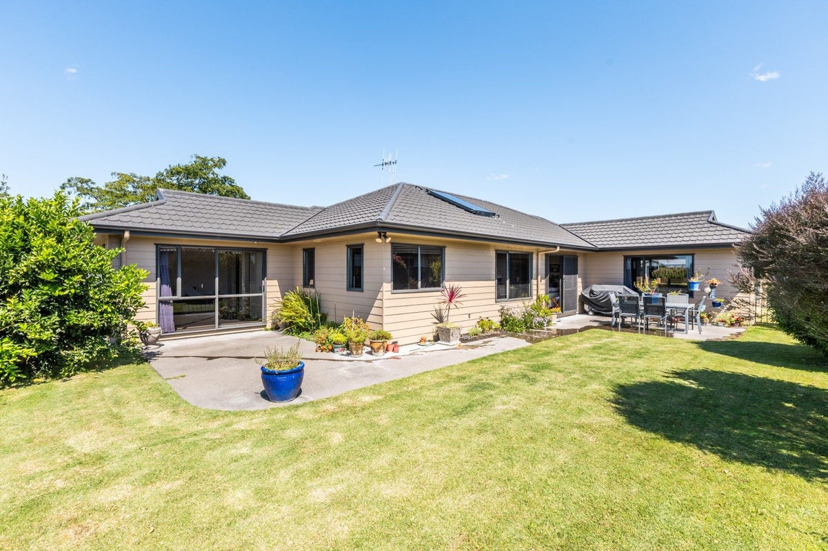 21 McNaughton Place, Onekawa, Napier - Carousel 1
