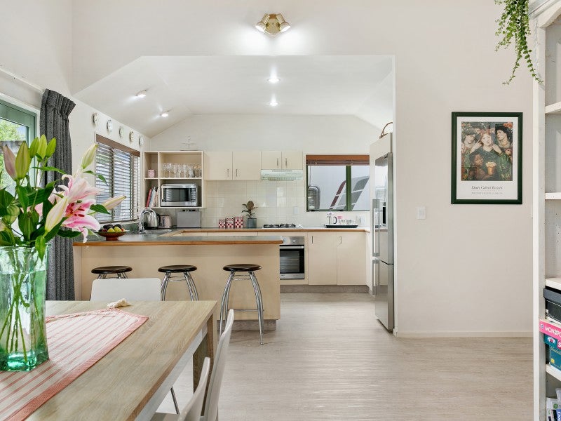 16 Arrowsmith Avenue, Waipahihi, Taupo - Carousel 1