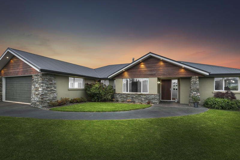 9 Sunninghurst Drive, Fairfield, Dunedin - Carousel 1