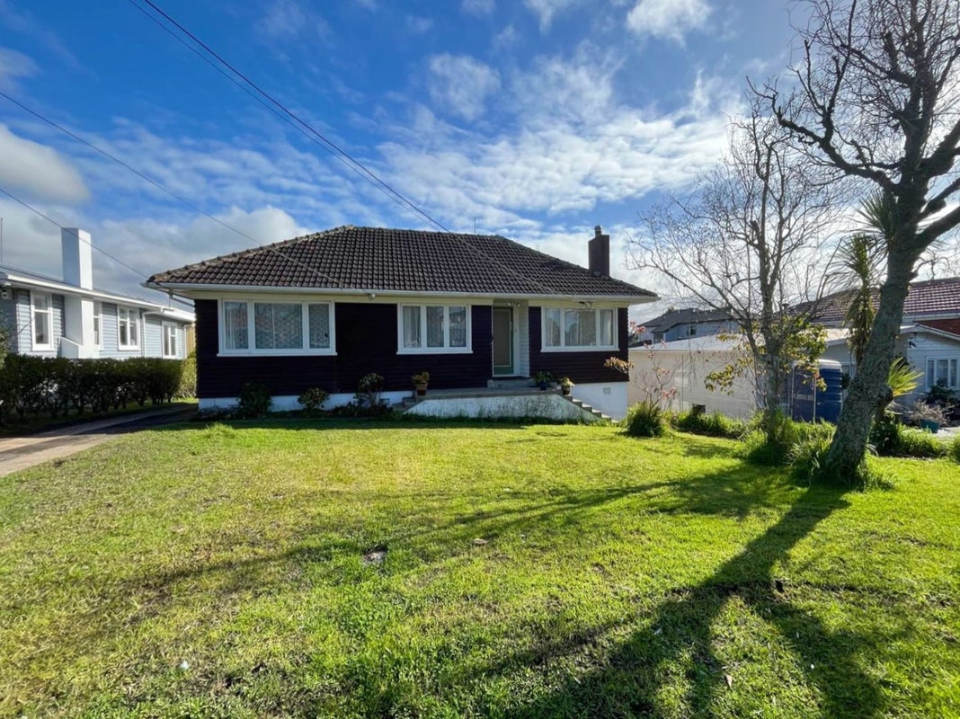 23 Barbary Avenue, Kelston, Auckland - Carousel 1