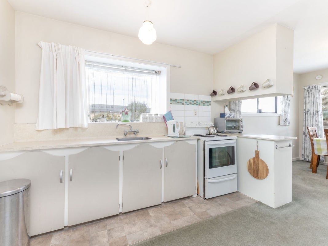 15 Vardon Crescent, Shirley, Christchurch - Carousel 2