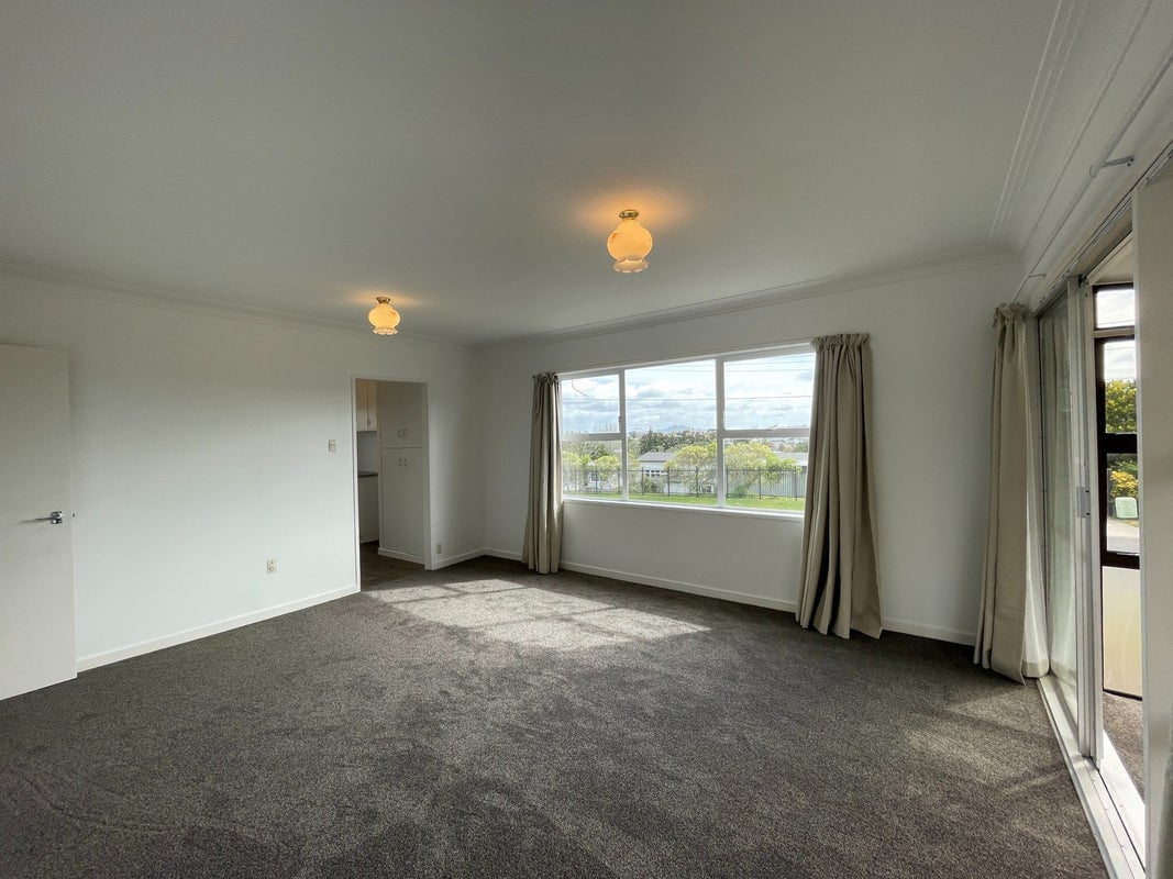 18/690 Pakuranga Road, Highland Park, Auckland - Carousel 1