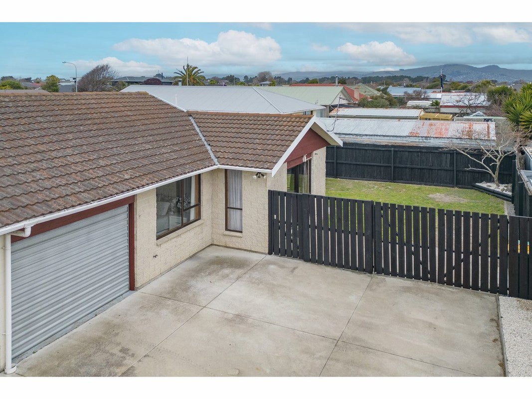 2/5 Pegasus Avenue, North New Brighton, Christchurch - Carousel 1