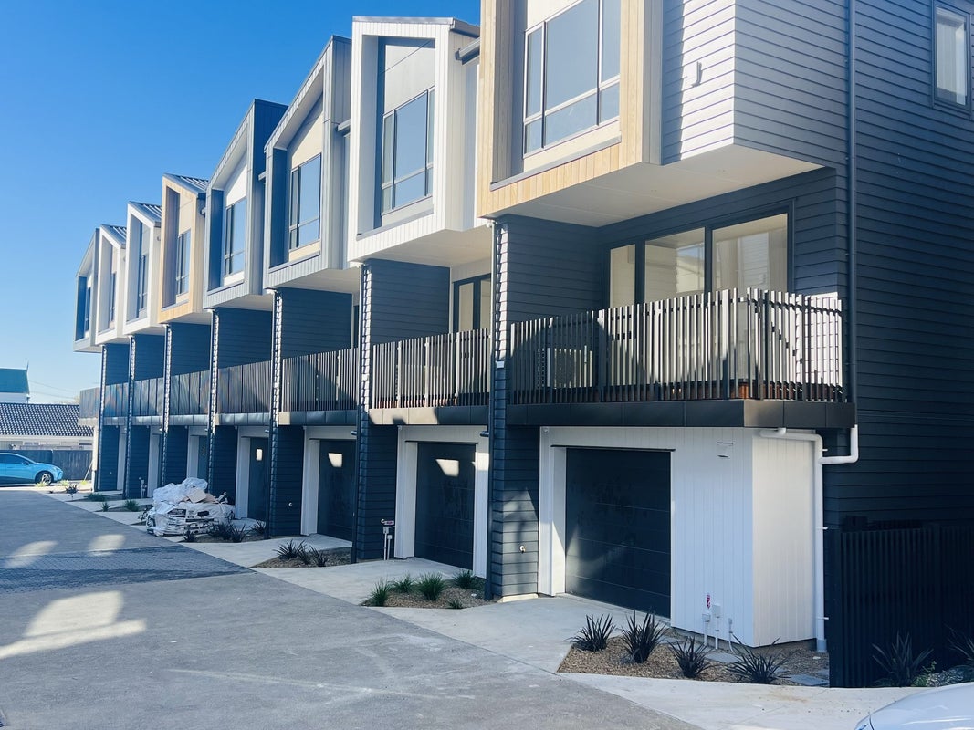 880 Manukau Road, Royal Oak, Auckland - Carousel 2