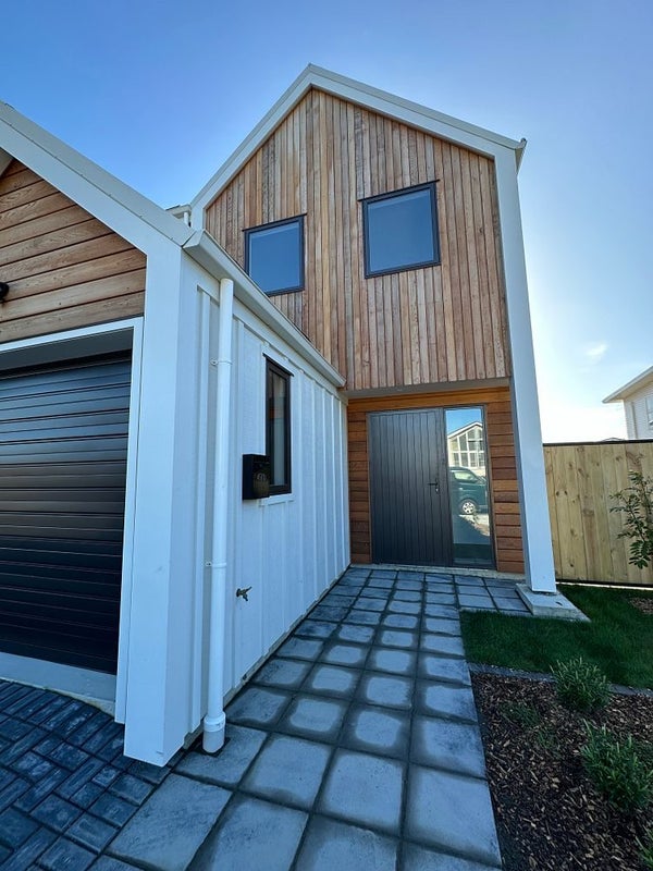 47B Laings Road, Hutt Central, Lower Hutt - Carousel 2