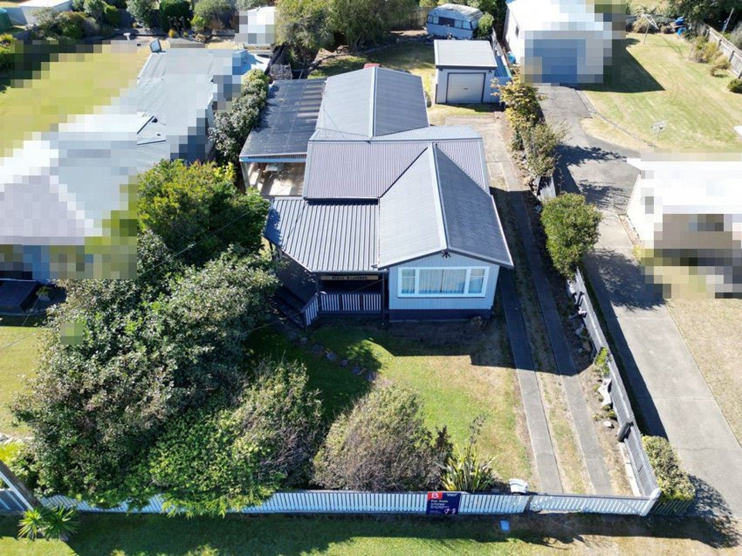 4 Andresen Street, Foxton Beach, Foxton - Carousel 1